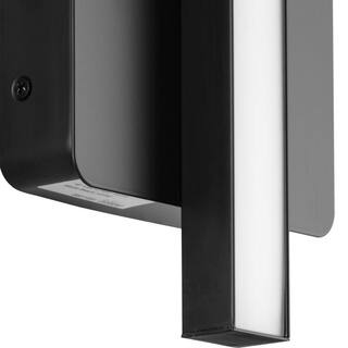 Progress Lighting Phase 4 Collection 16 in. 1-Light Matte Black Small Modern Integrated 3CCT Integrated LED Linear Vanity Light P710110-31M-CS