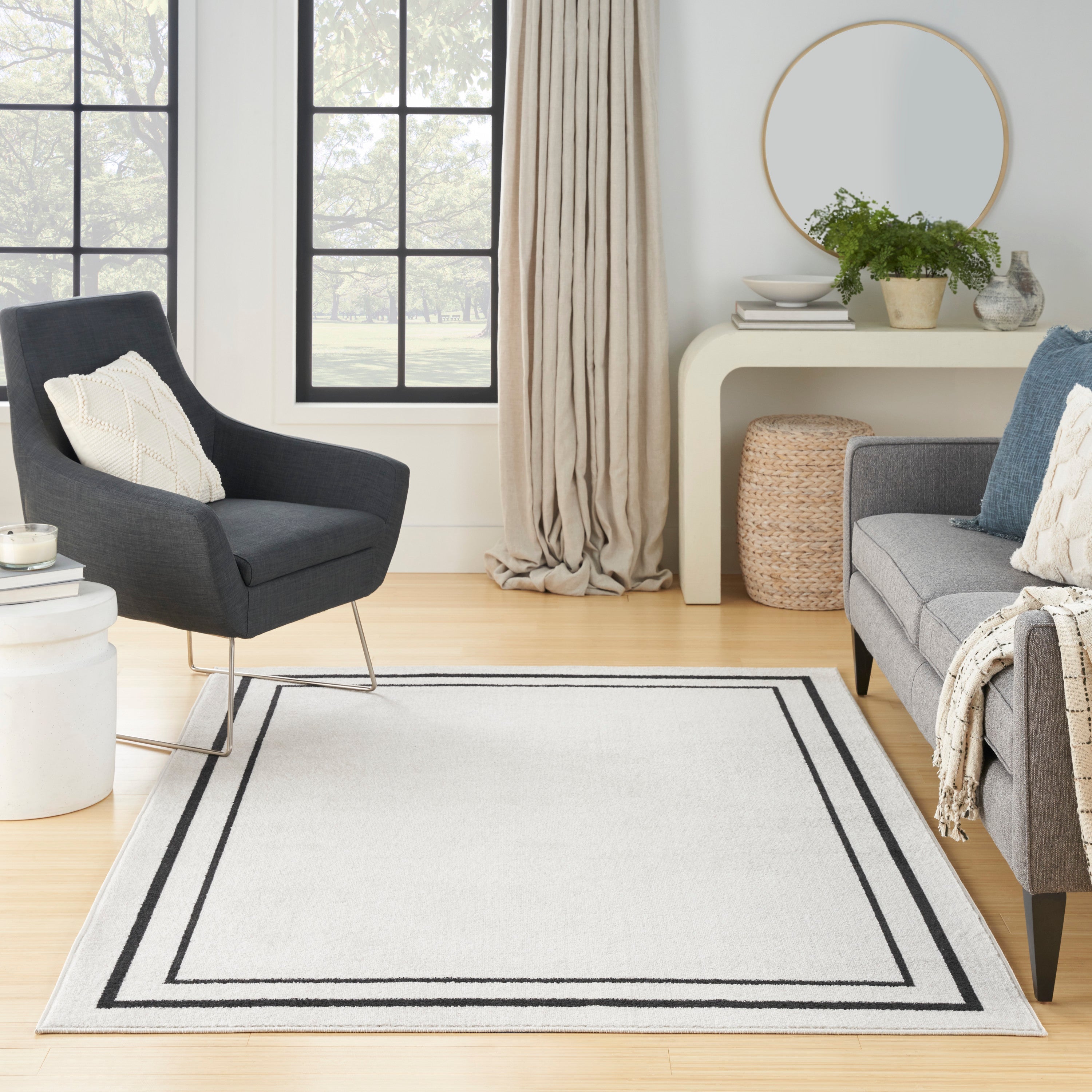 Nourison Essentials Ivory/Black Rug