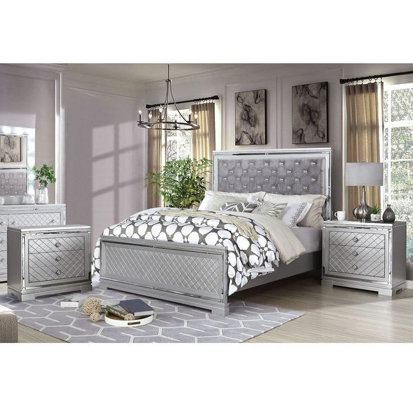 Furniture of America Seleena Silver 3-piece Bed and Nightstands Set - - 34552719