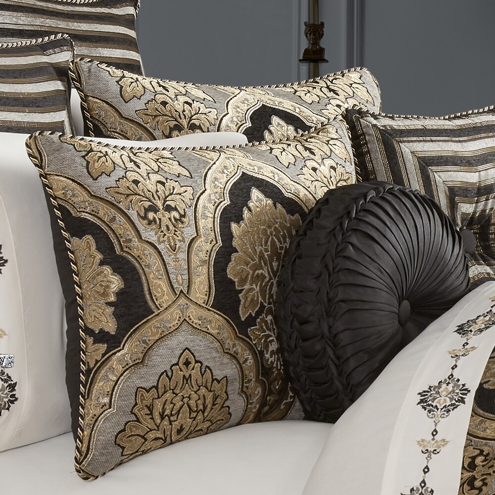 J. Queen New York Melina Comforter Set