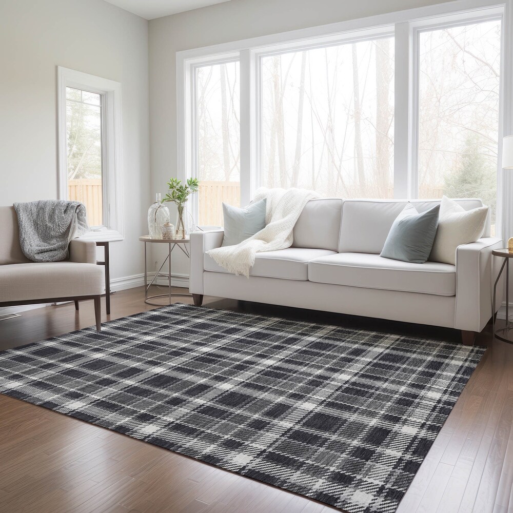 Machine Washable Indoor/ Outdoor Traditional Plaid Chantille Rug