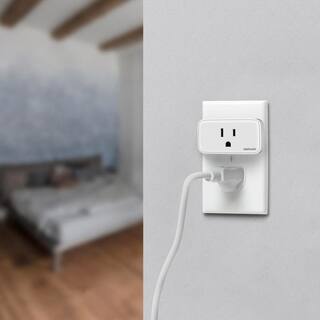 Defiant 15 Amp 120-Volt Smart Wi-Fi Bluetooth Plug with 1 Outlet Powered by Hubspace (4-Pack) HPPA11AWB4