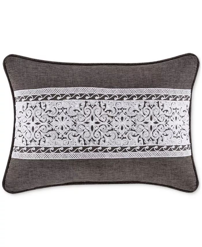 J Queen New York Flint Decorative Pillow， 15