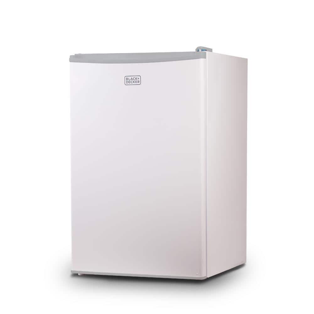 BLACKDECKER 43 cu ft Mini Refrigerator With Freezer in White