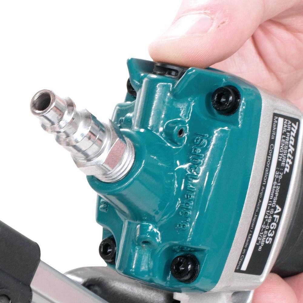 Makita Pneumatic 15-Gauge 2-12 in. Angled Finish Nailer AF635