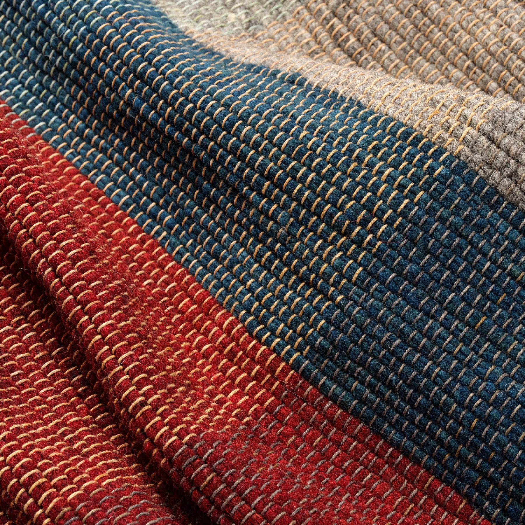 Handwoven Wool Rug – Soft, Durable, and Artisanal Craftsmanship