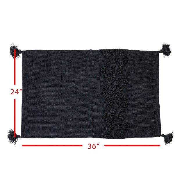 Foreside Home amp Garden 2 x27 x3 x27 Hand Woven Chevron Indoor Outdoor Rug Black