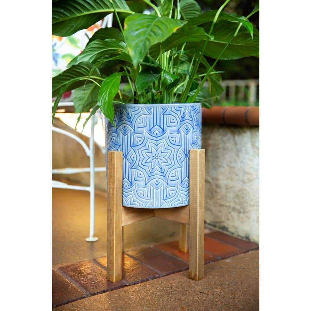 Flora Bunda 10 in. x 8 in. Star Ceramic Planter on Wood Stand， (Set of 2) CT1385E2-GSBL