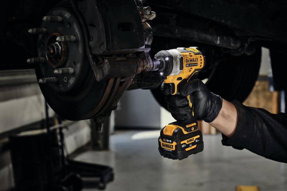 DW 12V Impact Wrench 3/8