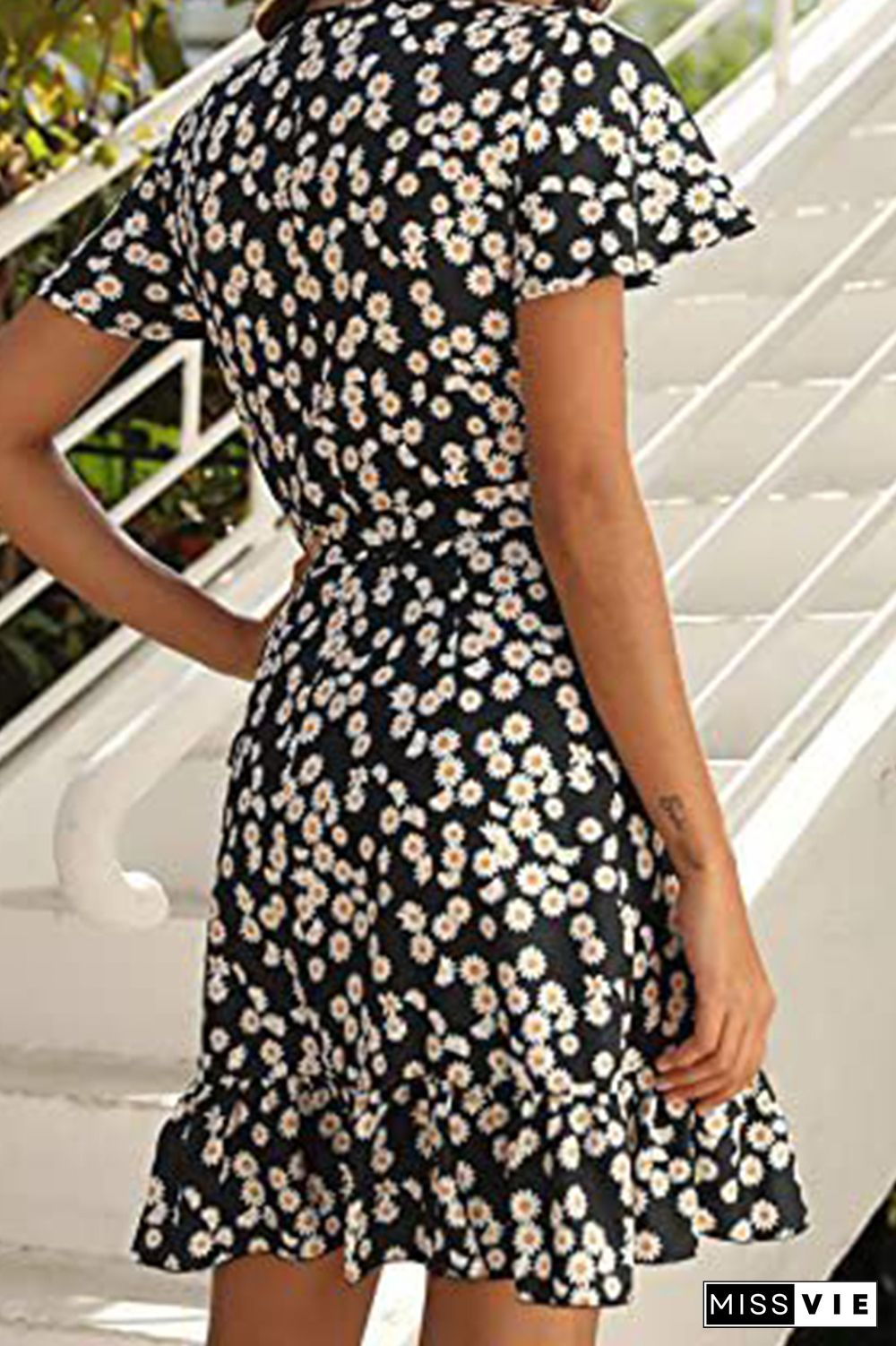 V Neck Side Tie Ruffles Hem Floral Dress