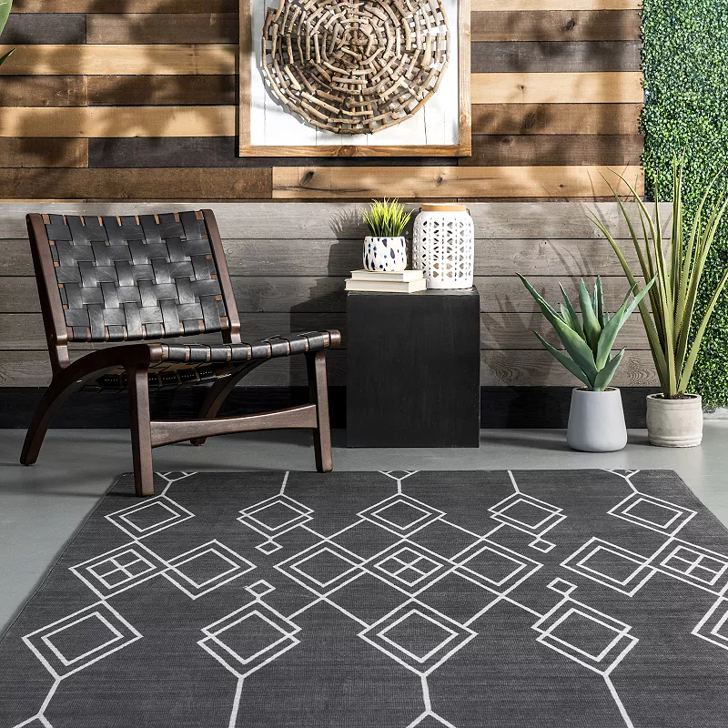 nuLoom Dell Cascading Diamond Machine Washable Indoor/Outdoor Area Rug