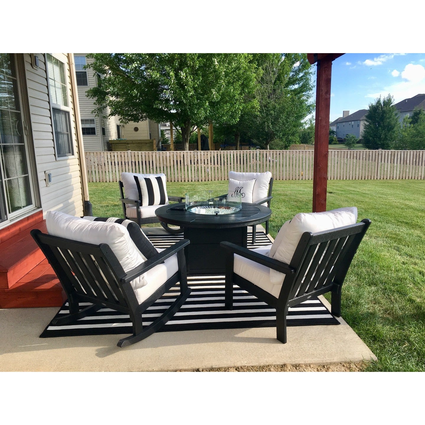 Polywood Outdoor Vineyard Rocking Chair in White With Navy Cushions