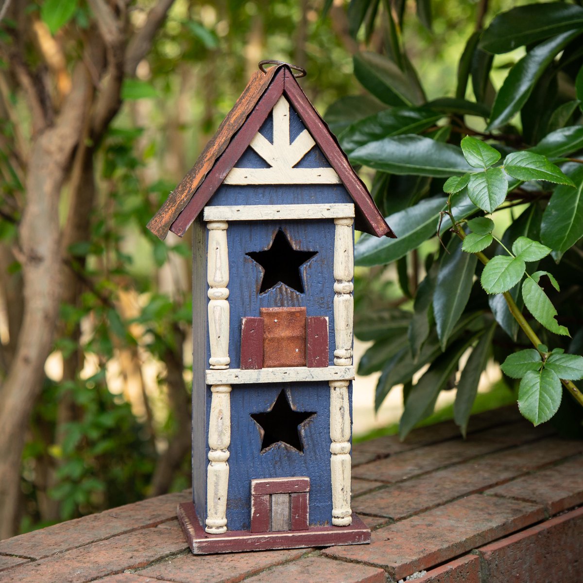 Glitzhome Solid Wood and Metal Bird House， 12.60-in