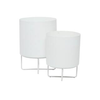 CosmoLiving by Cosmopolitan 12 In. x 16 In. White Metal Modern Planter (Set of 2) 040598