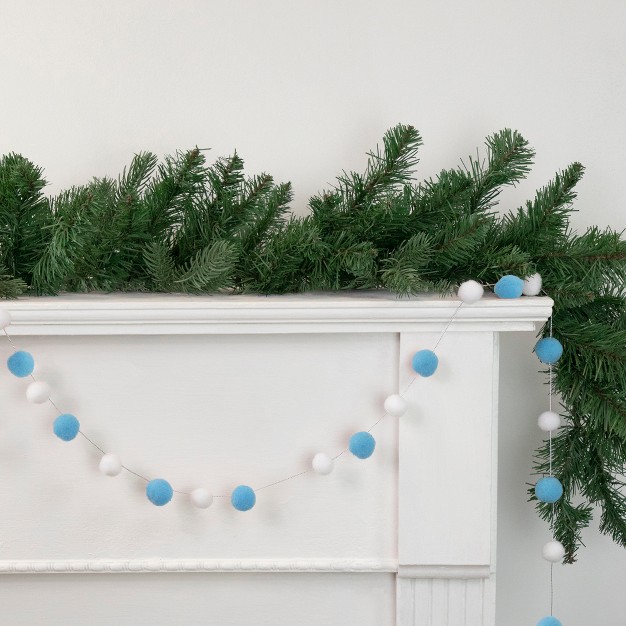 Northlight 9 x27 Blue And White Plush Snowball Christmas Garland