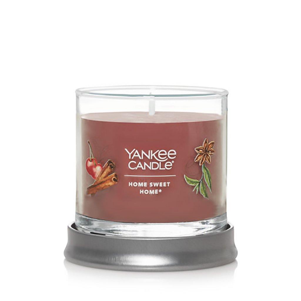 Yankee Candle  Signature Small Tumbler Candle in Home Sweet Home