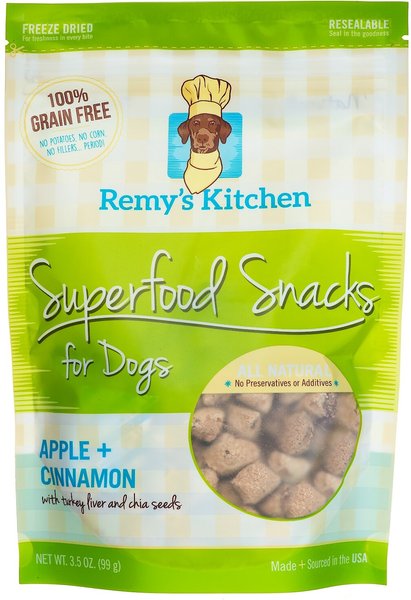 Remy's Kitchen Superfood Snacks Apple and Cinnamon Flavor Grain-Free Freeze-Dried Dog Treats， 3.5-oz bag