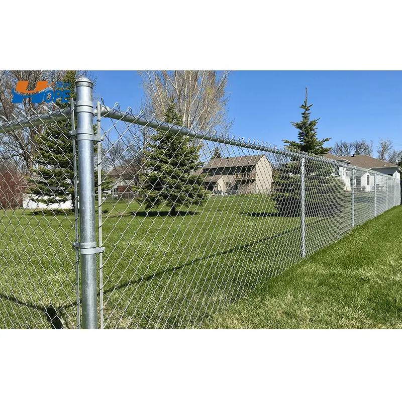 Cheap used hot dipped galvanized cyclone fence wire with slats 6x50 foot chain link fence and supply in china