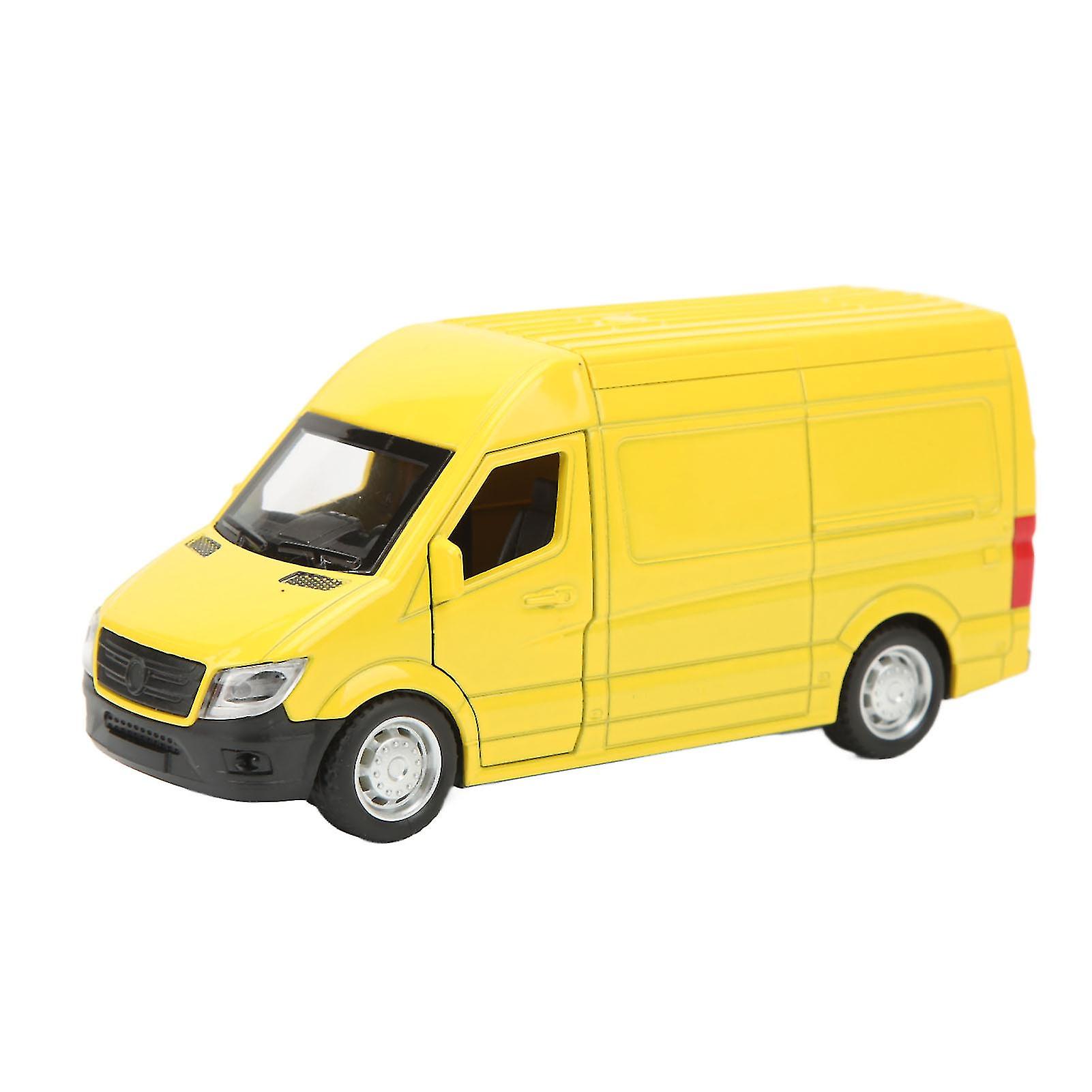 1:32 Diecast Car Toy Model Door Opened Pull Back Light Sound Alloy Casting Display Vehicle Model Yellow