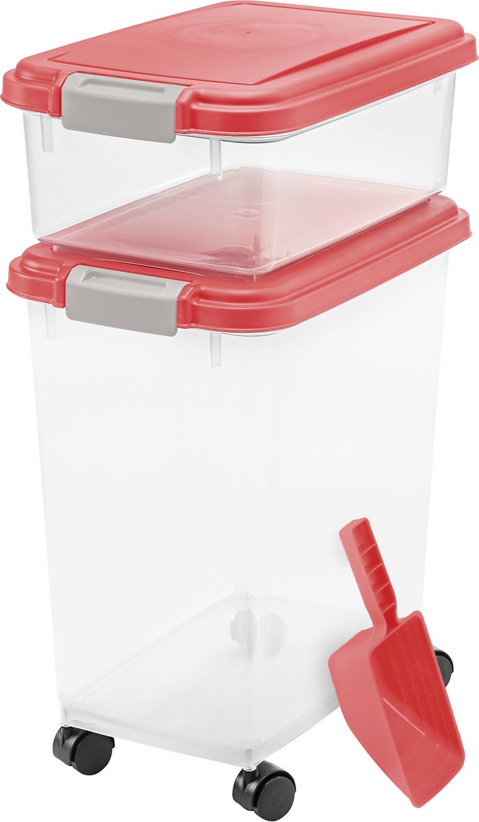 IRIS Airtight Food Storage Container and Scoop Combo for pet， dog， cat and bird food， Red