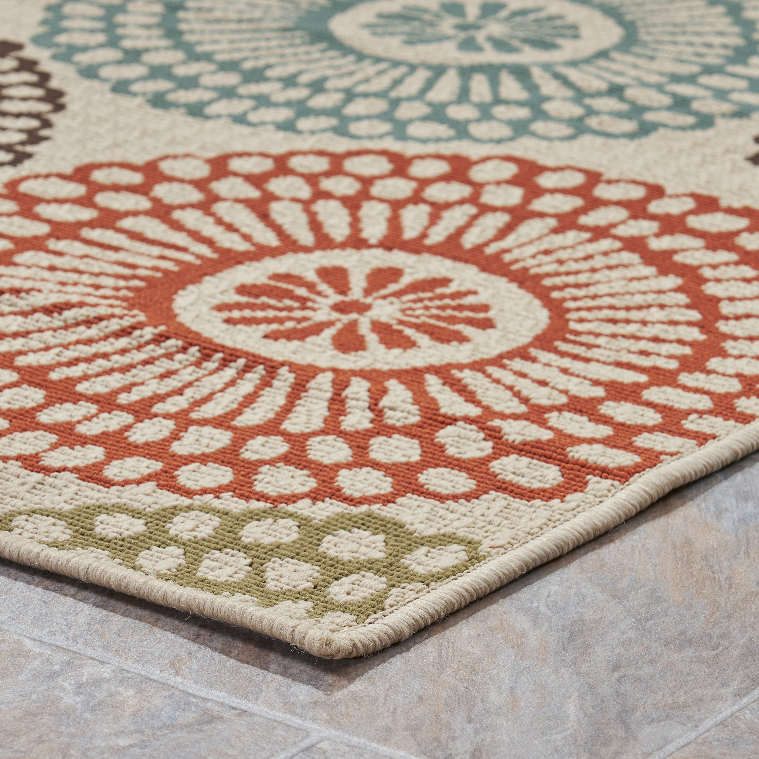 Sayveon Outdoor Medallion Area Rug