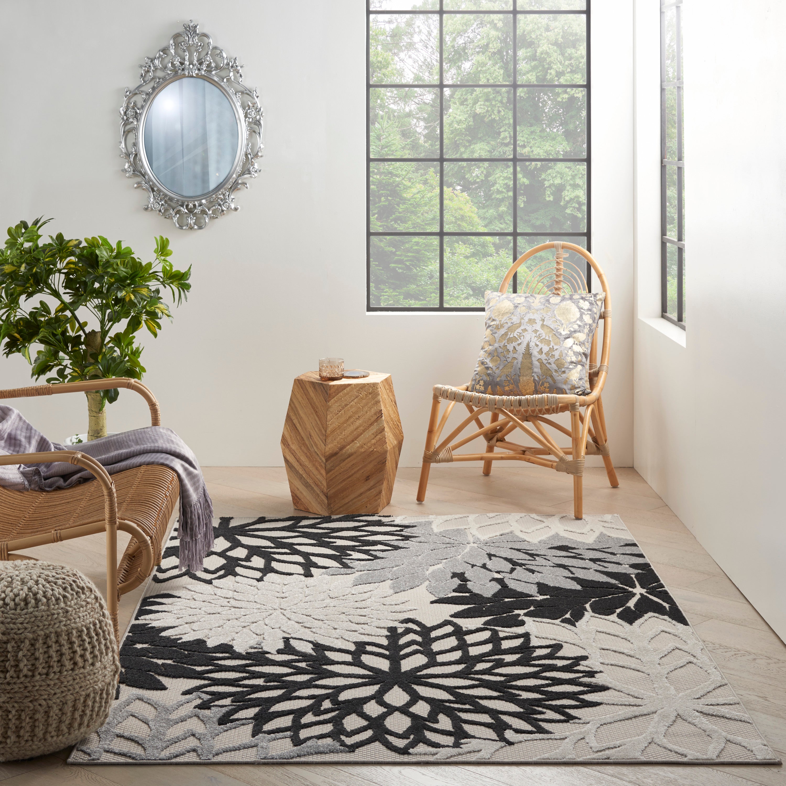 Aloha Black/White Rug