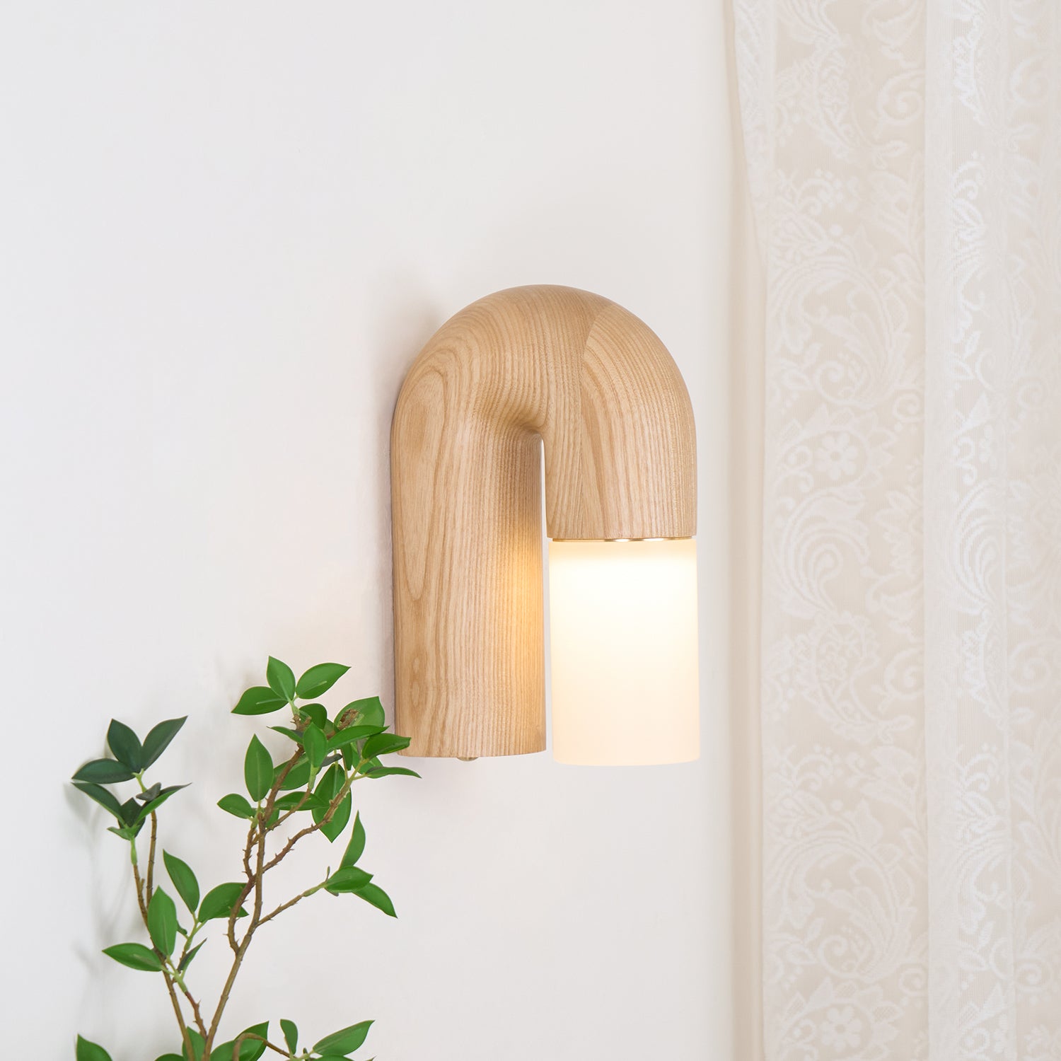 Arcus Wood Wall Lamp