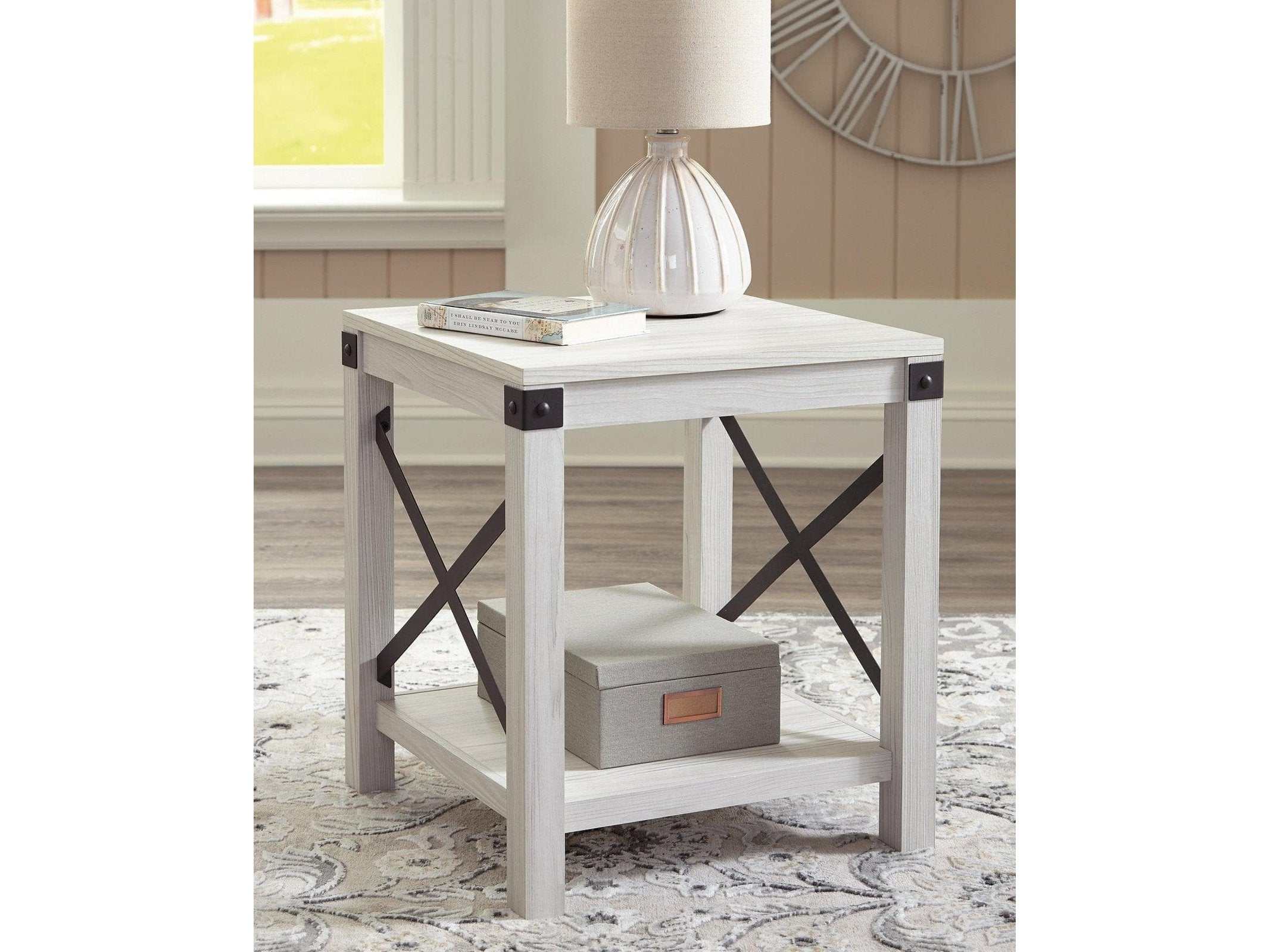 (Online Special Price) Bayflynn End Table