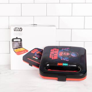 Uncanny Brands Star Wars Black Double-Square American Waffle Maker WM2-SRW-VDST