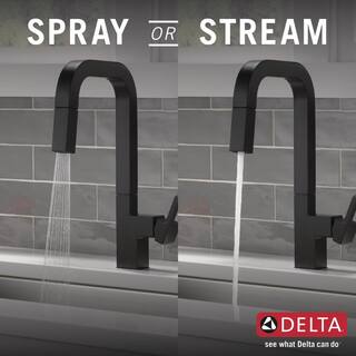 Delta Junction Single-Handle Pull-Down Sprayer Kitchen Faucet [with MagnaTite Docking] in Matte Black 19825LF-BL