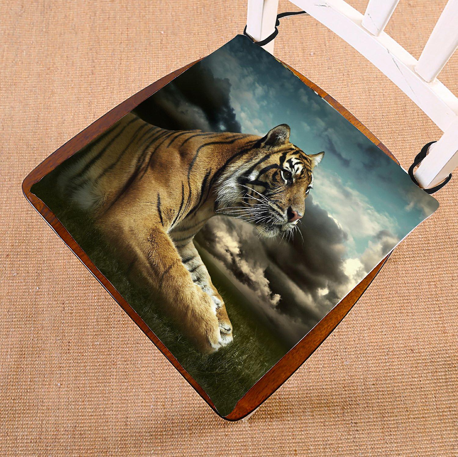 Nature Wildlife Chair Pad， Animal Tiger Under Dramatic Sky With Clouds Seat Cushion Chair Cushion Floor Cushion 40x40 Cm