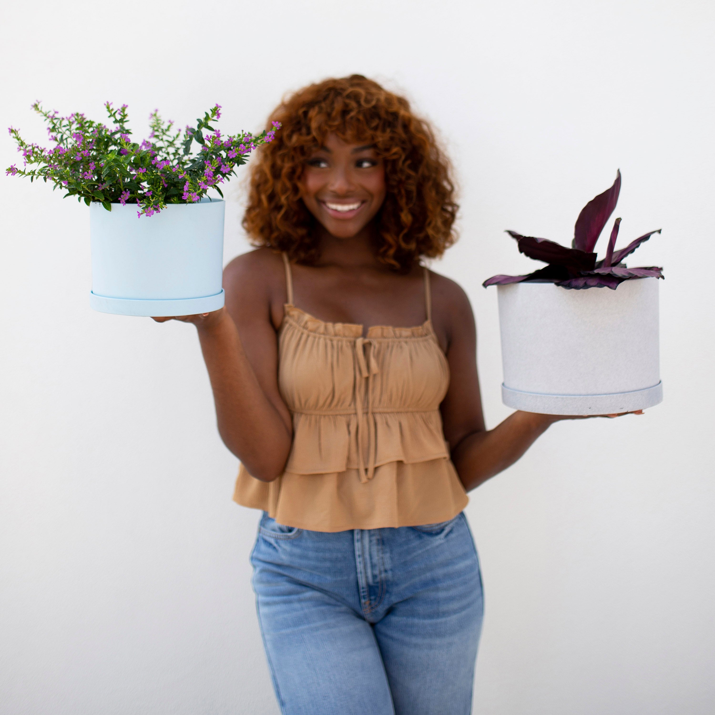 Bloem 8-in Mathers Resin Planter with Saucer Tray - Pebble Stone Beige