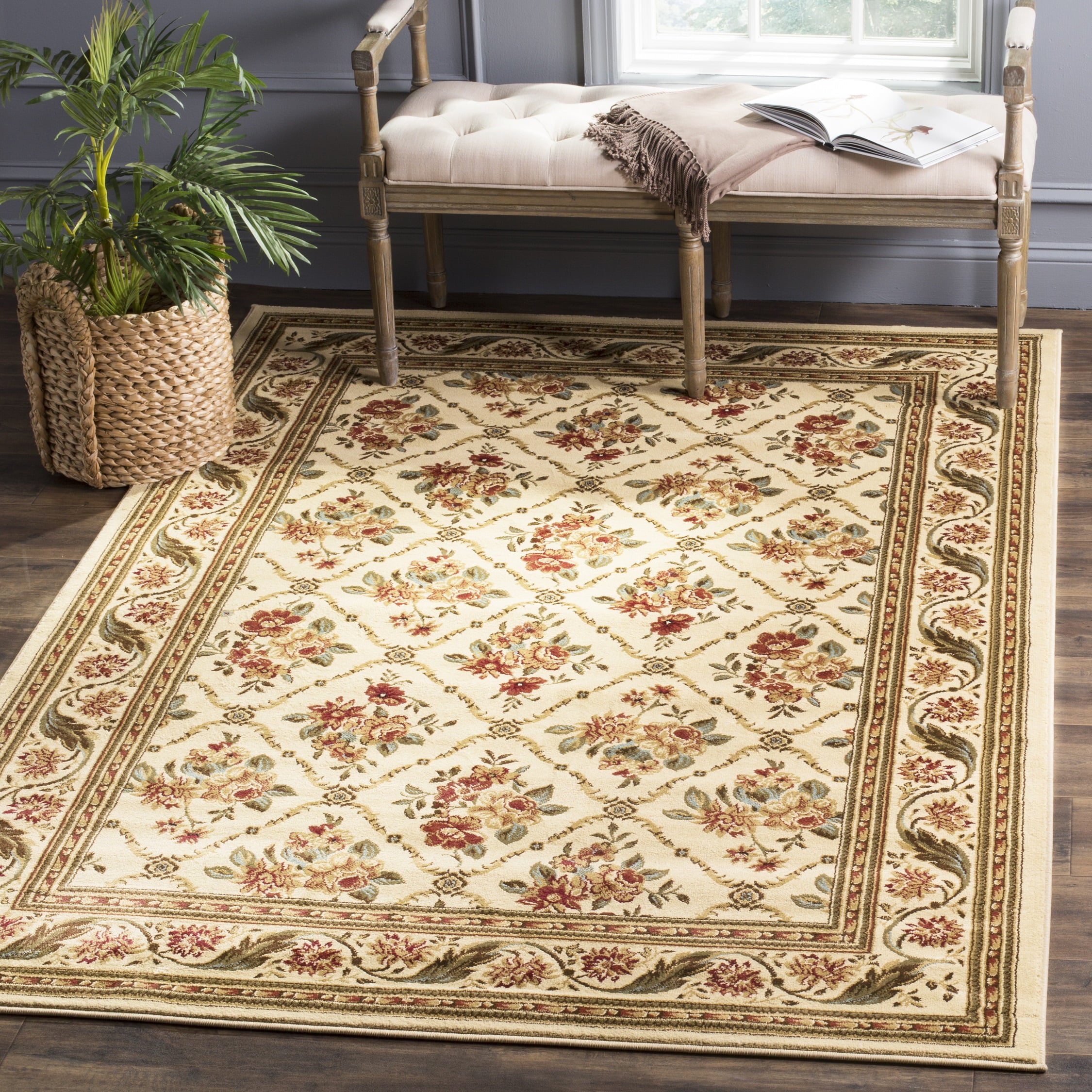 SAFAVIEH Lyndhurst Mason Floral Border Area Rug, Ivory, 3'3