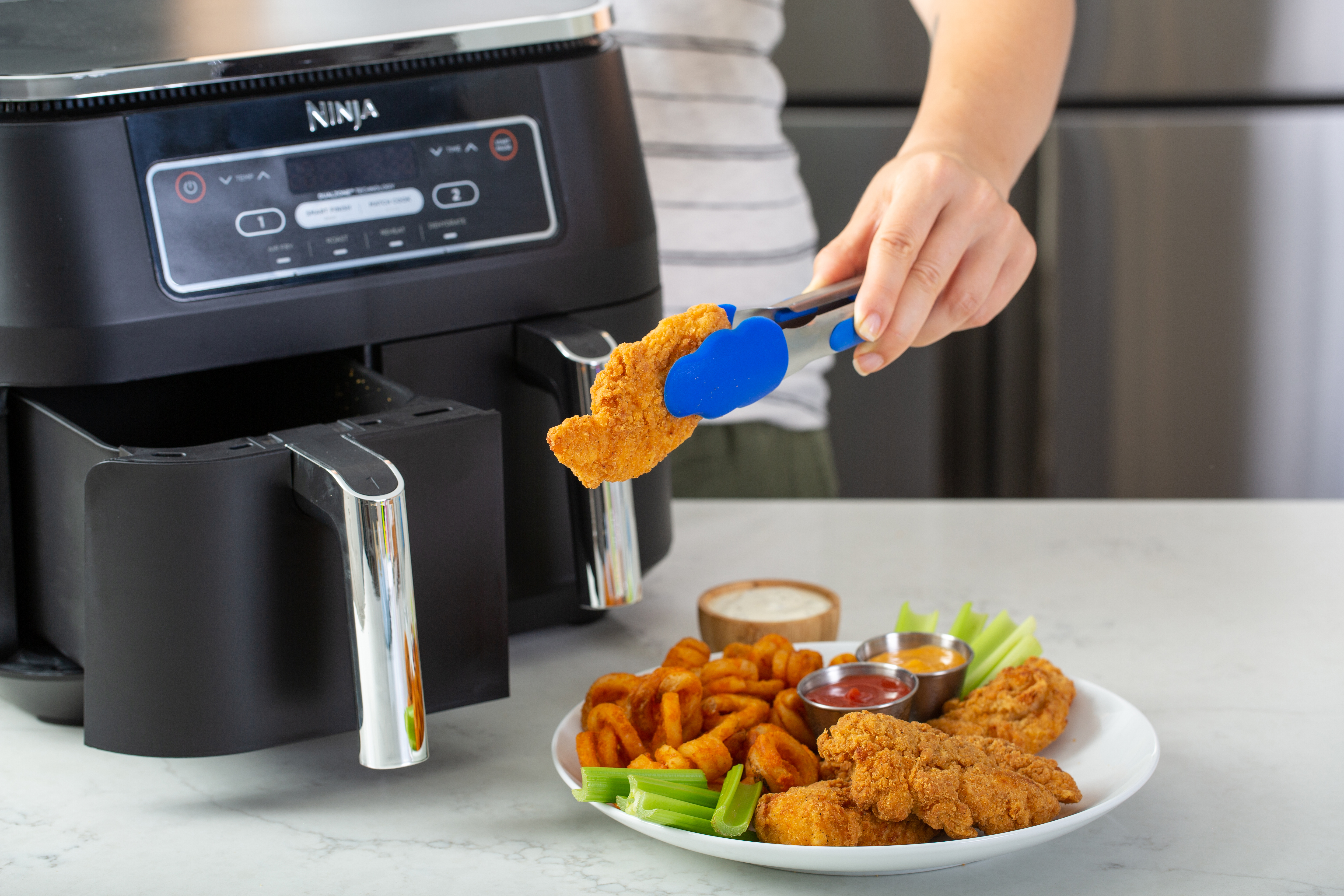 Ninja Foodi 4-in-1 8-Quart. 2-Basket Air Fryer with DualZone Technology- Air Fry， Roast， and more