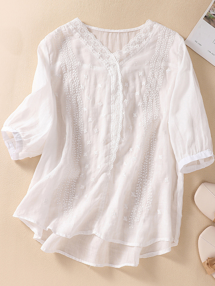 Casual Vintage Embroidered V-Neck Half Sleeve Blouse