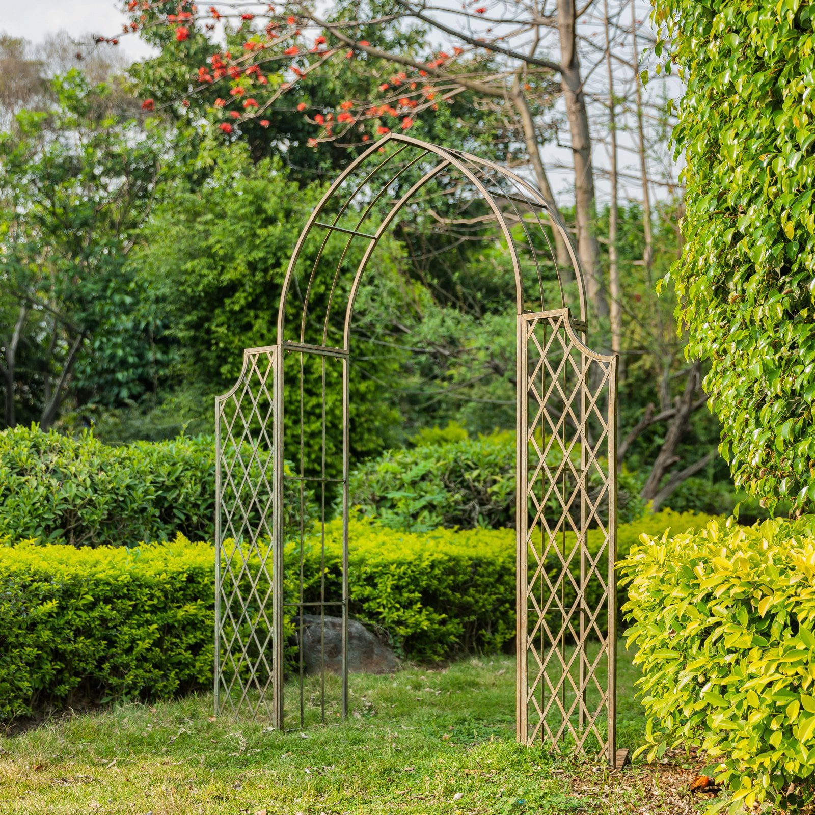 Safavieh Jaida Outdoor Arbor