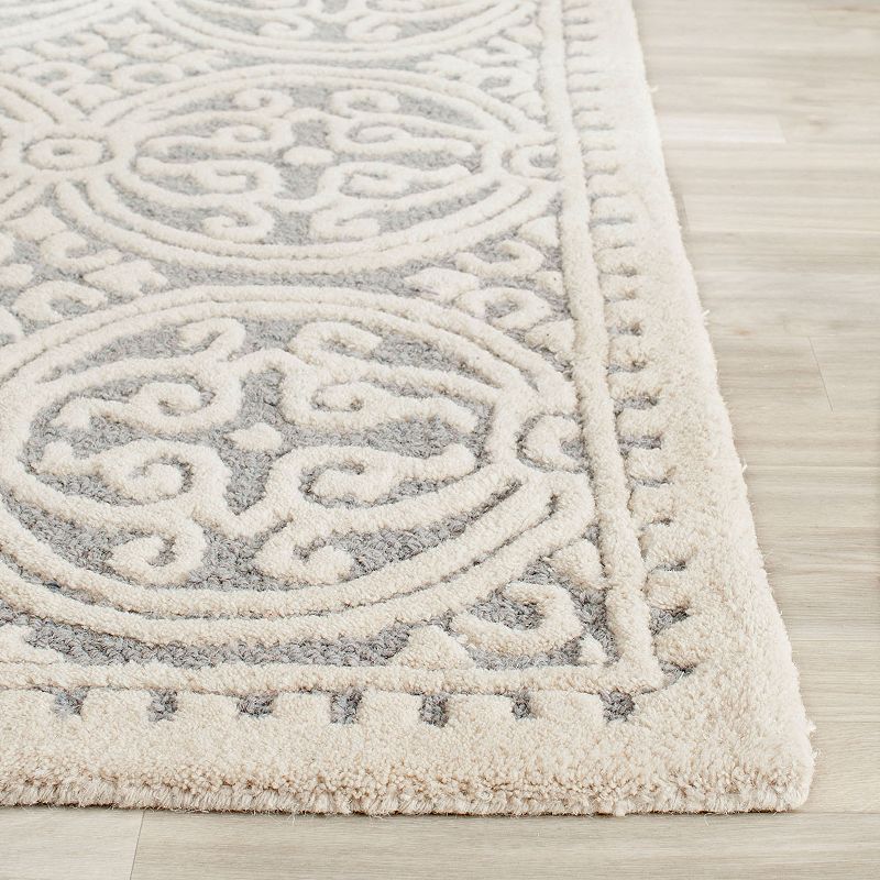 Safavieh Cambridge Ornate Geometric Wool Rug