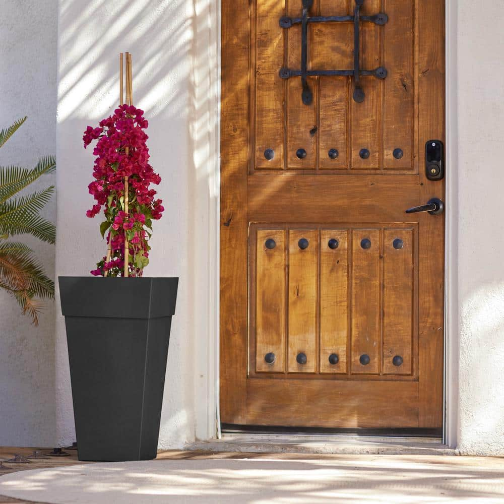 Bloem Finley 25 in. Square Tall Plastic Planter， Black (2-Pack) DCB-FPSMIX3