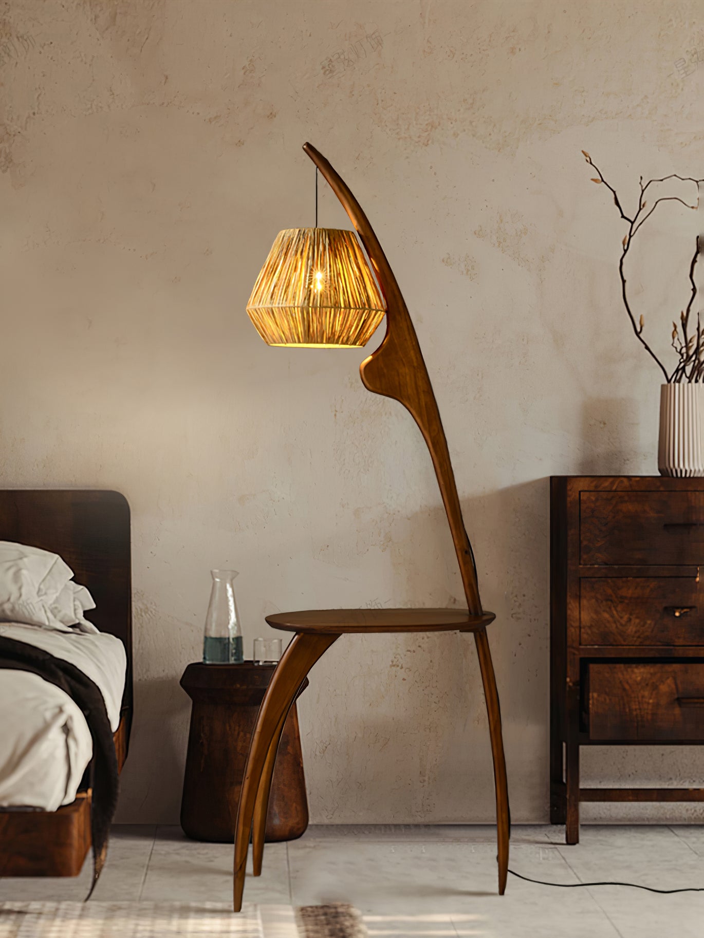 Curved Mantis Arm Floor Lamp