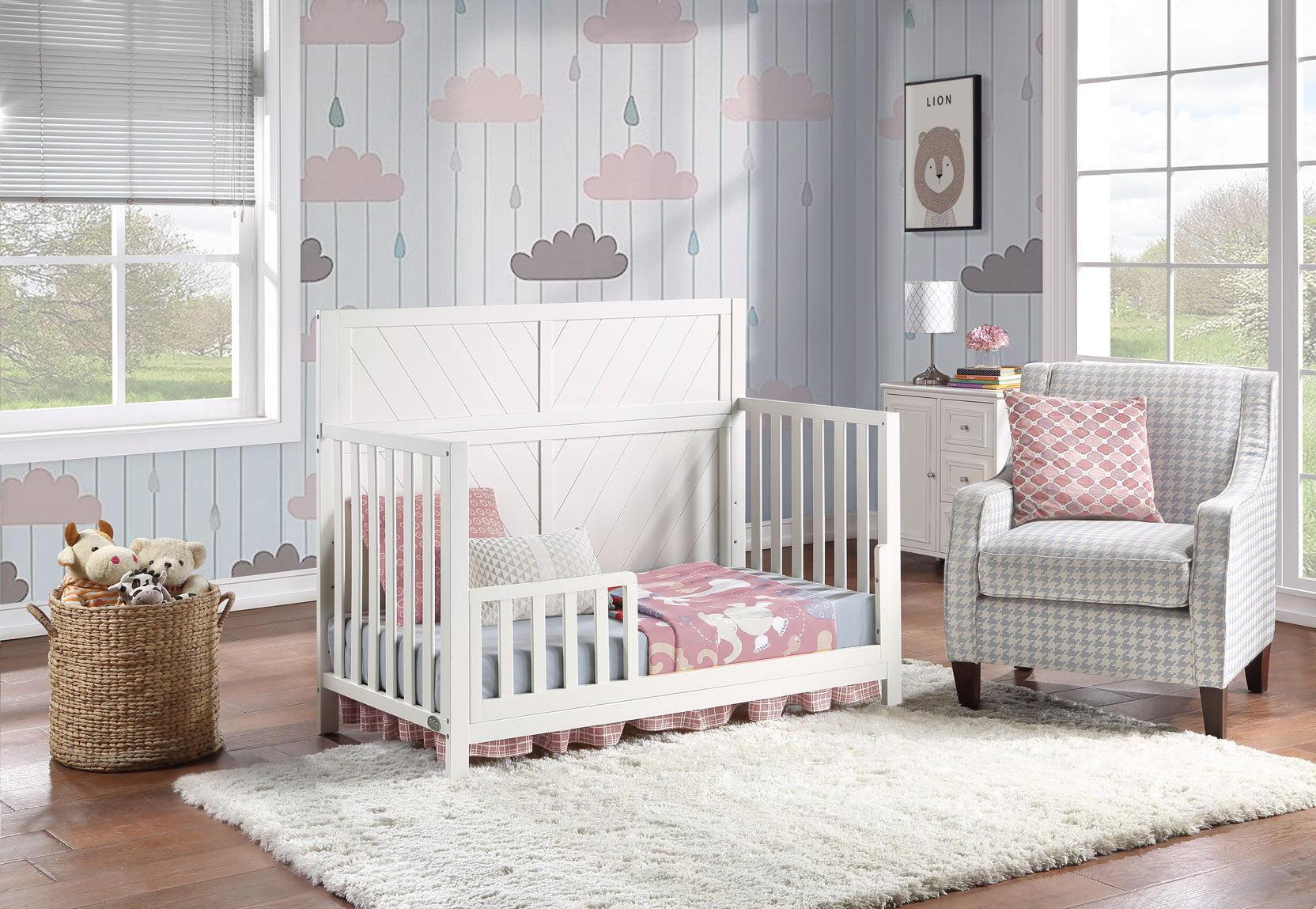 Ti Amo Shiloh 4-in-1 Convertible Baby Crib, Snow White