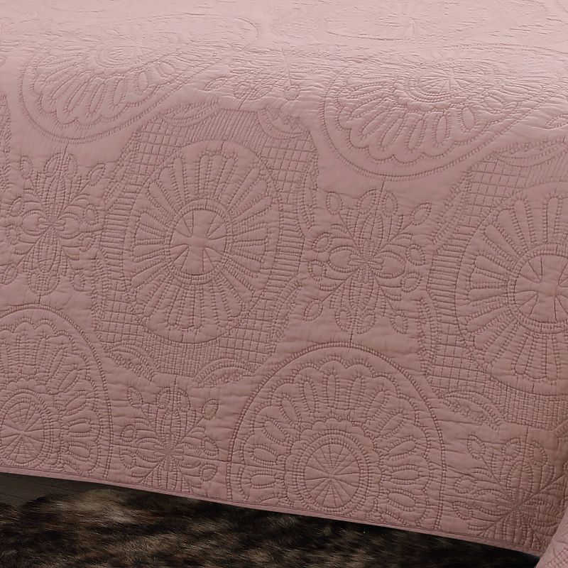 Estate Collection Avani Quilt Set