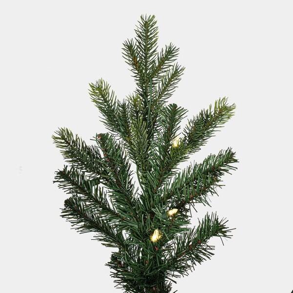 Vickerman 8.5' x 64 Welch Fraser Fir Artificial Christmas Tree，Warm White Duralit LED Lights