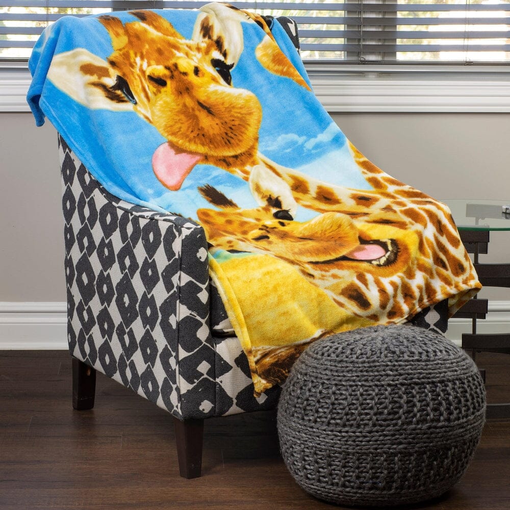 Giraffe Selfie Super Soft Plush Fleece Throw Blanket