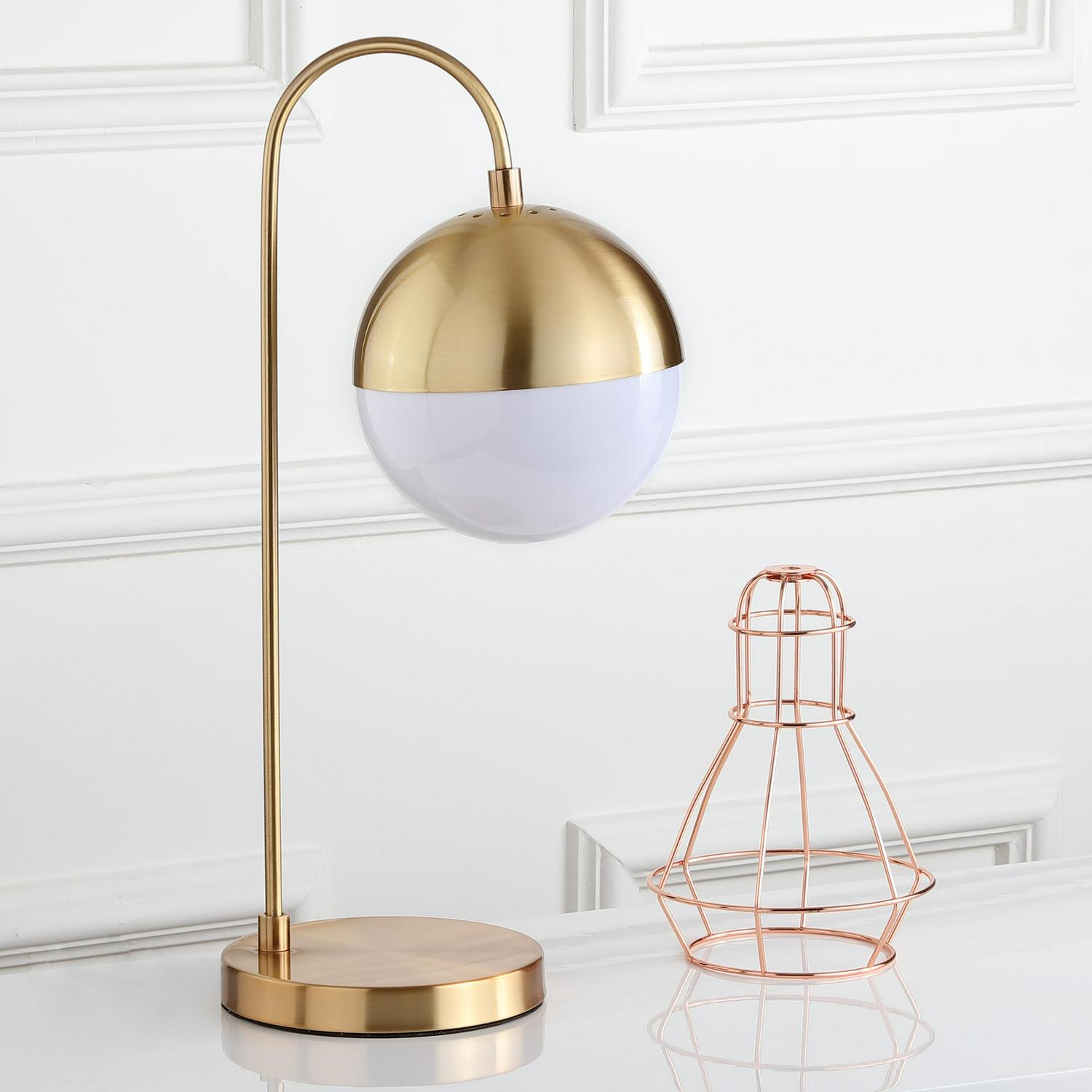 Safavieh Cappi Modern 20.5 in. High Table Lamp， Gold