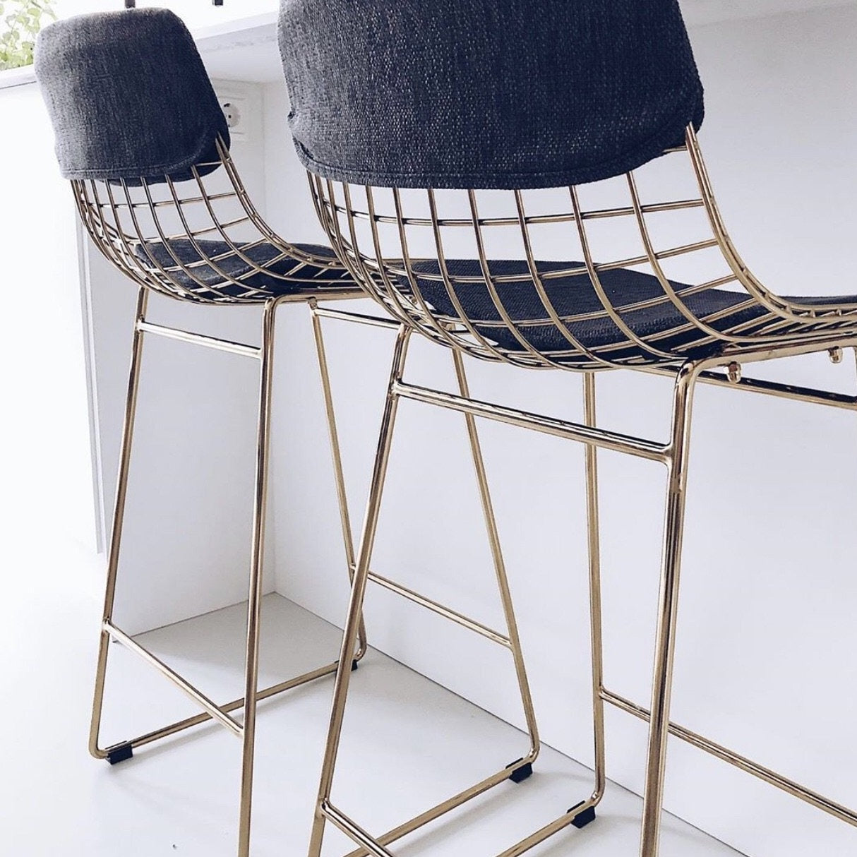 Metal wire bar/counter stool - brass