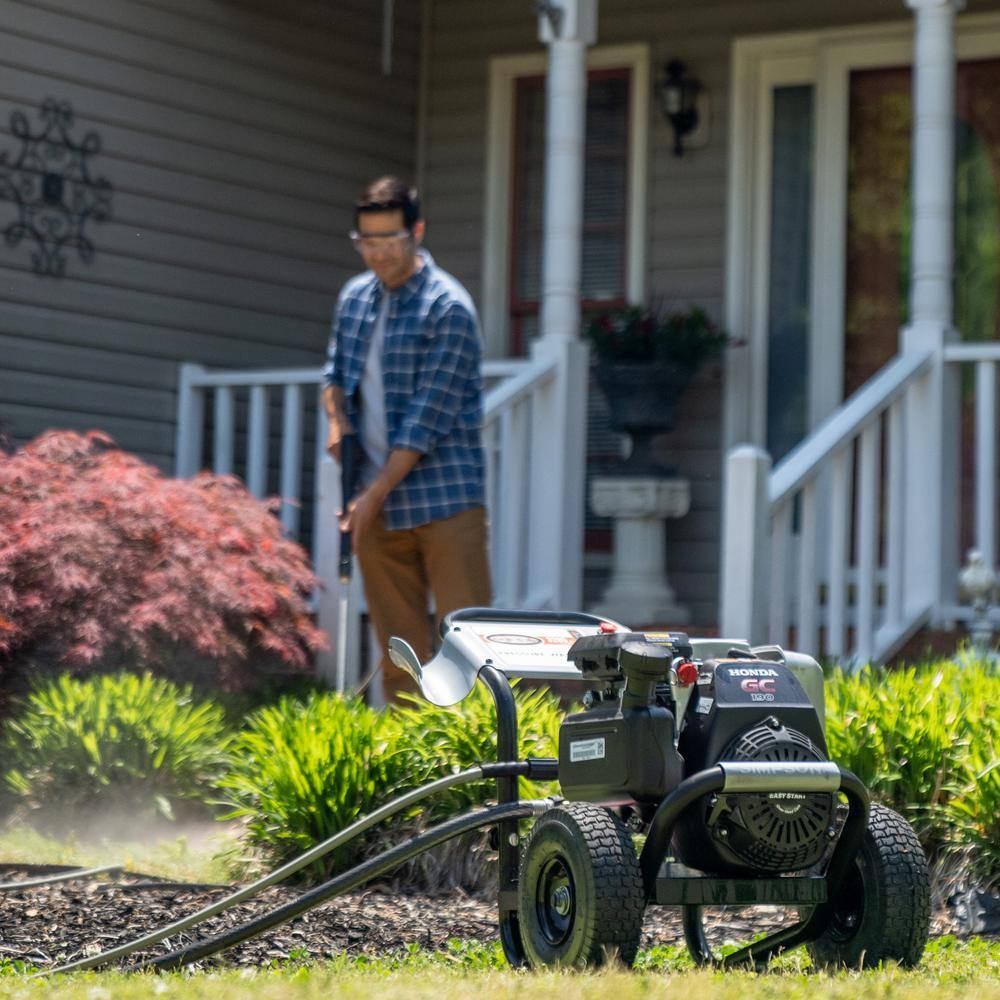 SIMPSON MegaShot 3200 PSI 2.5 GPM Gas Cold Water Pressure Washer with HONDA GC190 Engine (49-State) MSH3125-S