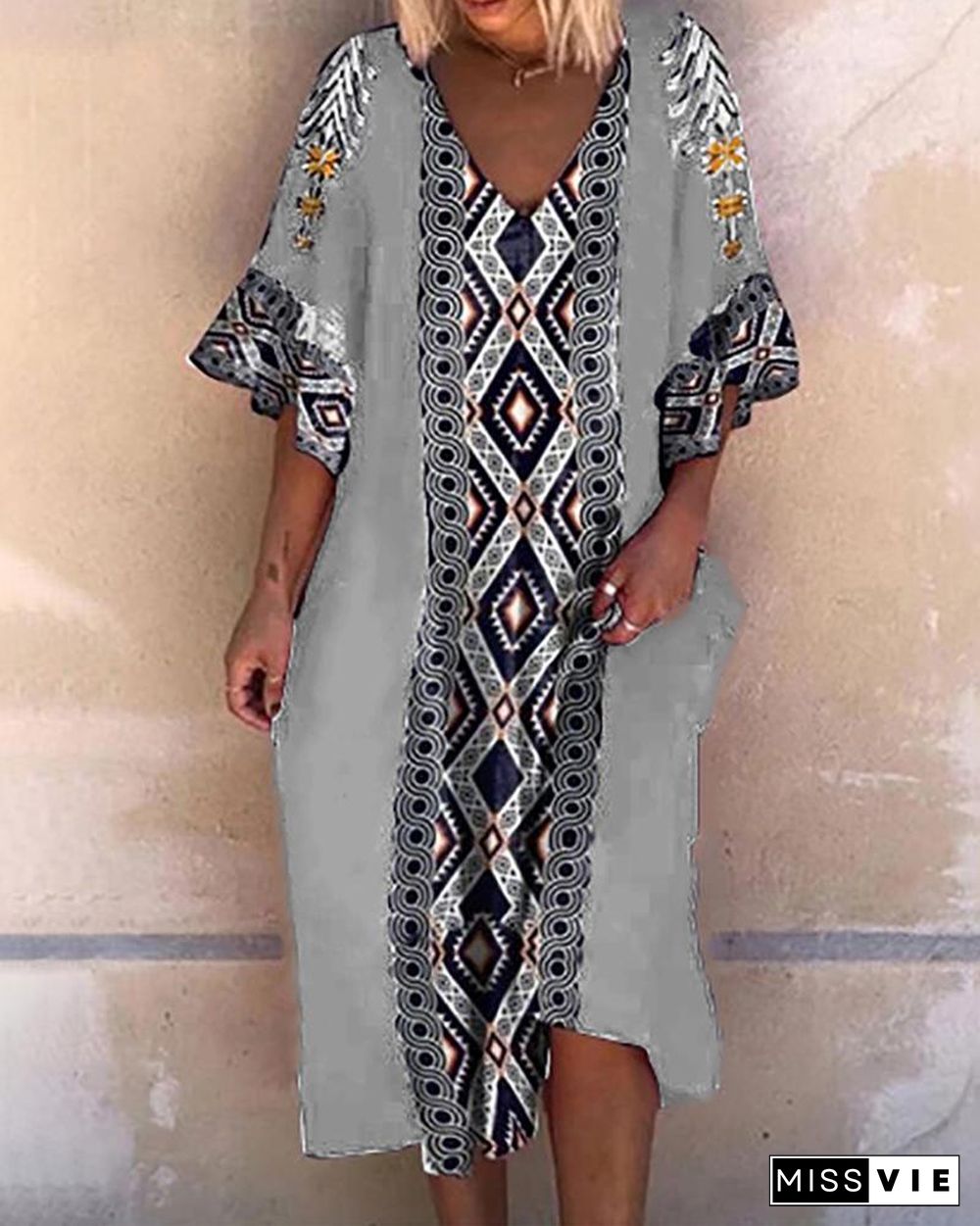 Bohemian Geometric Print Flared Sleeve Casual Maxi Dress P10278