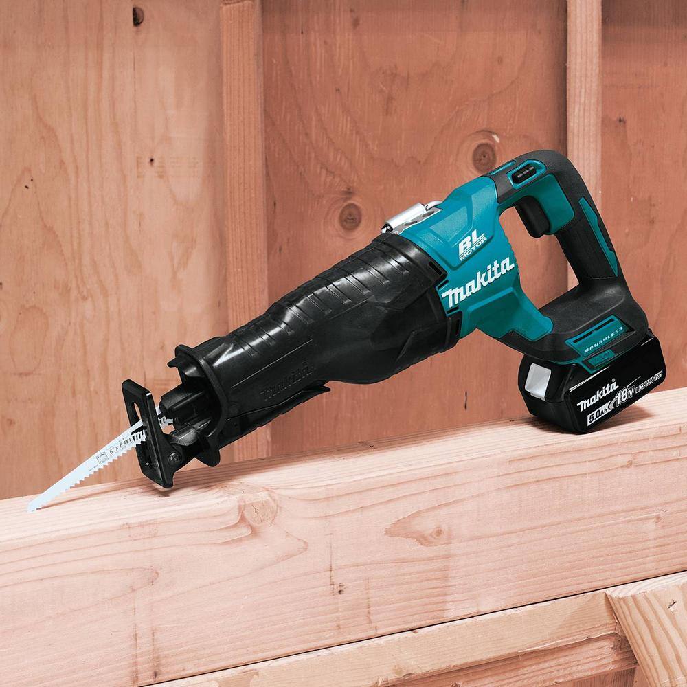 Makita 18V 5.0Ah LXT Lithium-Ion Brushless Cordless Recipro Saw Kit XRJ05T