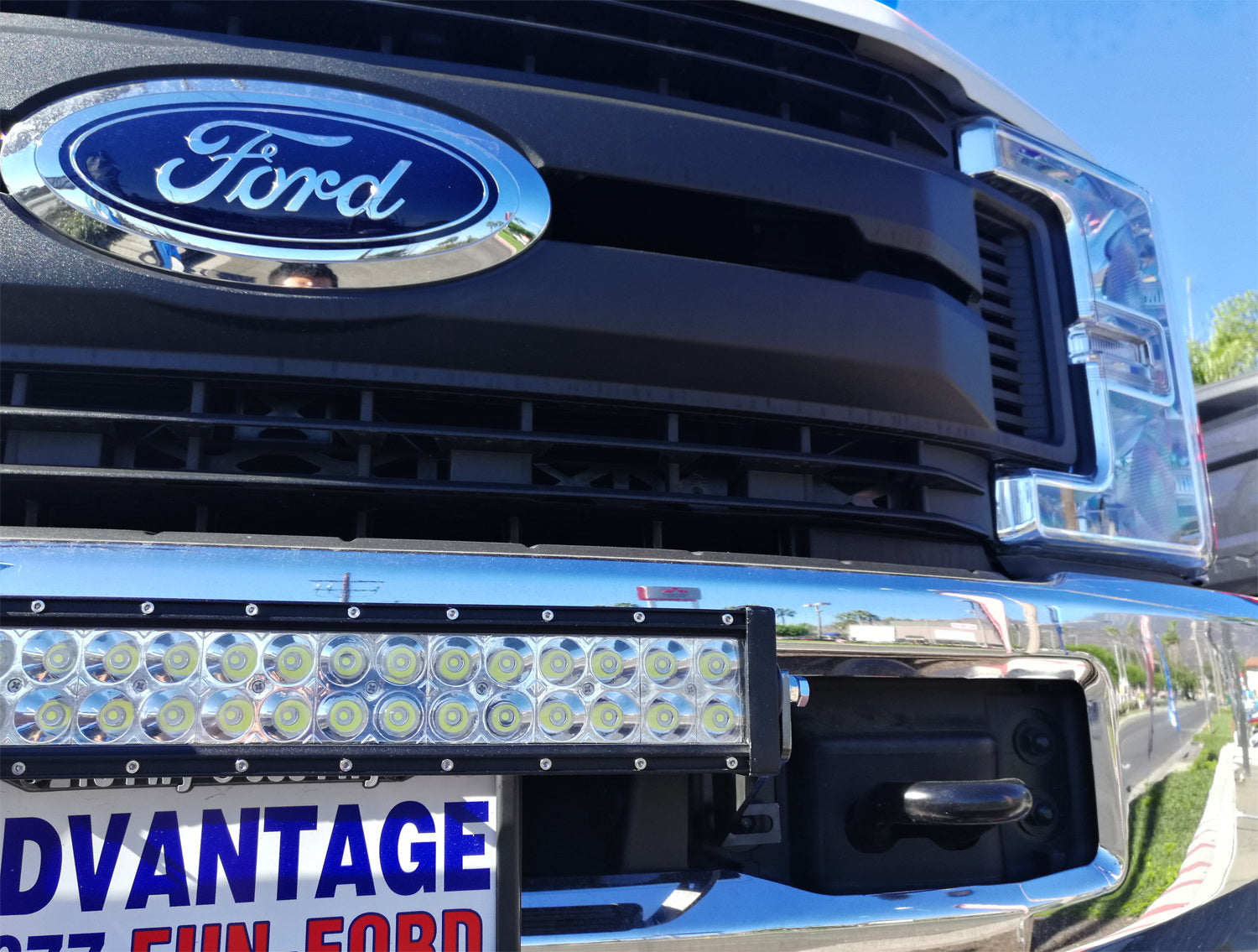 iJDMTOY Front Bumper Mount 20-Inch LED Light Bar Compatible With 2017-up Ford F250 F350 Super Duty， Includes (1) 120W High Power LED Lightbar， Lower Bumper Mounting Brackets and On/Off Switch Wiring