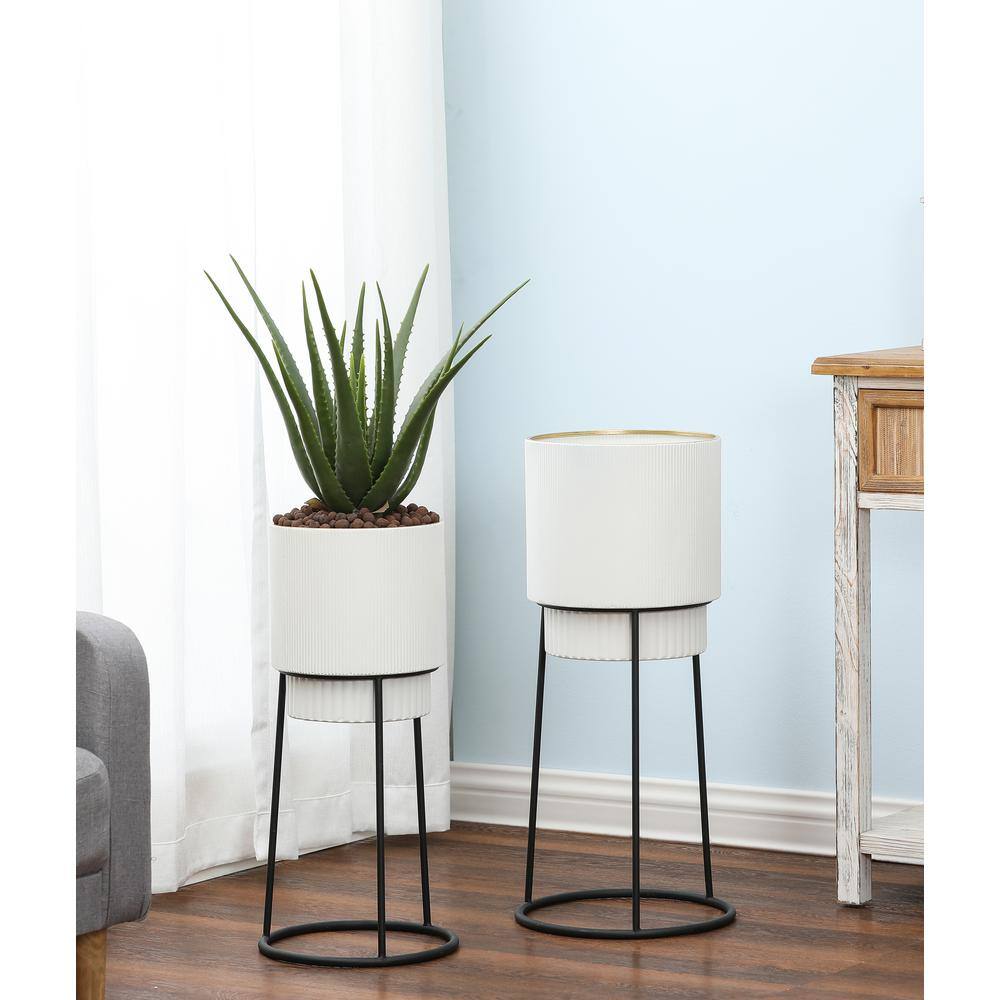 Luxen Home White Metal Cachepot Planters with Black Metal Stands (2-Pack) WHPL1453